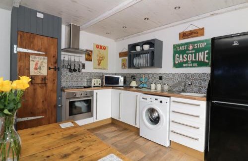 Norwich House | Foxley Wood Cottage