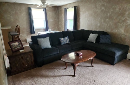 New Haven Apartment | Foxon House centrally located just outside of New Haven