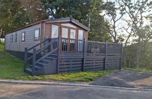 Morpeth House | Foxwood Lodge Private Hot Tub Getaway