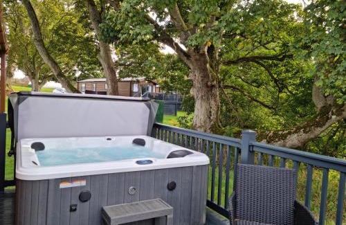Morpeth House | Foxwood Lodge Private Hot Tub Getaway