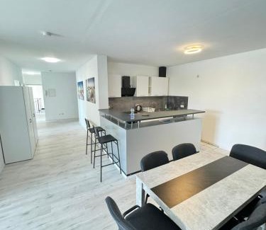 Bergisch Gladbach Apartment | Frühling Apartment