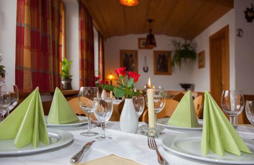 Wallgau Hotel | Frühstückspension Gästehaus Zum weissen Rössl