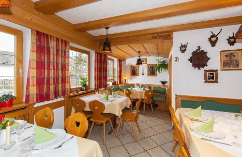 Wallgau Hotel | Frühstückspension Gästehaus Zum weissen Rössl