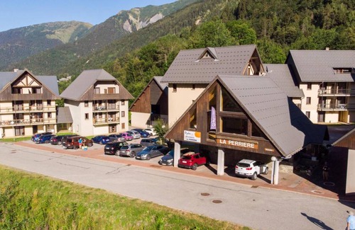 Saint-Colomban-des-Villards Apartment | Wifi, parking, tv, 50-80m², Saint Colomban des Villards