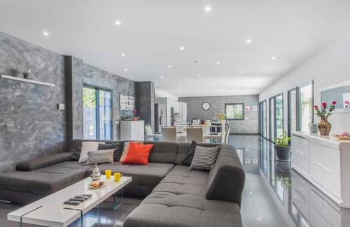 Les Lecques House | Vacation home Villa by Interhome
