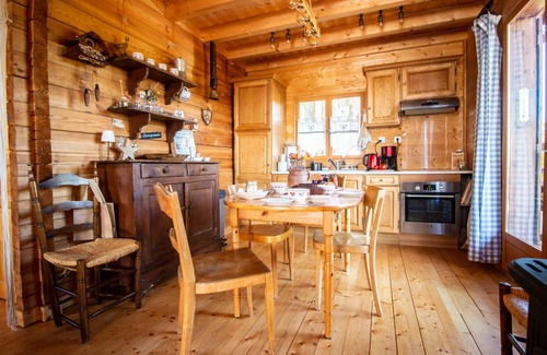 Saint-Laurent-en-Grandvaux Ski Chalet | 53 m² Chalet ∙ 2 bedrooms ∙ 6 guests