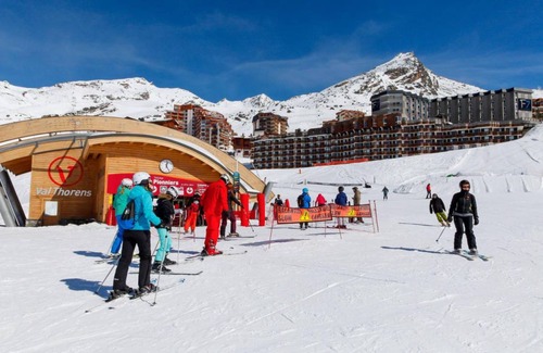 Val-Thorens Apartment | Wifi, ski-in/ski-out & foot of the slopes, tv, ski locker, 25m², Val Thorens