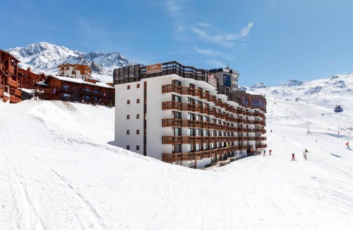 Val-Thorens Apartment | Wifi, ski-in/ski-out & foot of the slopes, tv, ski locker, 25m², Val Thorens