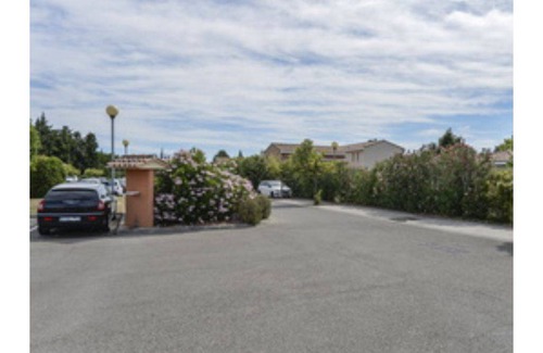 Saint-Saturnin-les-Avignon Apartment | 30 m² Apartment ∙ 3 bedrooms ∙ 4 guests