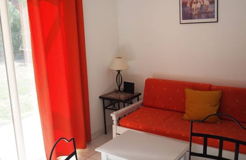 Saint-Saturnin-les-Avignon House | 40 m² House ∙ 2 bedrooms ∙ 6 guests