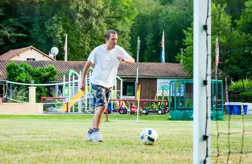 Marcillac-Saint-Quentin House | Campsite Le Pont de Mazerat* - Mobile home Select LV Clim Plancha Wifi 4 rooms 6 people