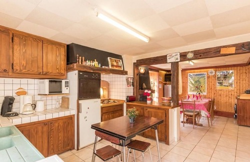 Ternuay-Melay-et-Saint-Hilaire Cottage | Charming house with terrace, near 1000 Ponds, warm welcome