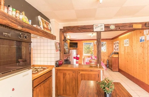 Ternuay-Melay-et-Saint-Hilaire Cottage | Charming house with terrace, near 1000 Ponds, warm welcome