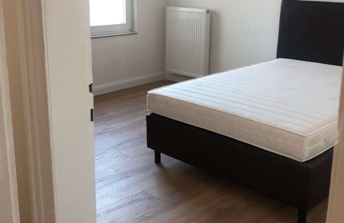 Bad Homburg v.d. Hoehe Apartment | FR11V old building villa in Bad Homburg with WiFi & TV