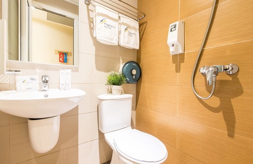 Queenstown Hotel | Fragrance Hotel - Ocean View