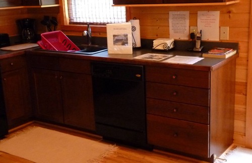 Boone Cabin | Frances' Cabin 6 minutes to Downtown Immaculately Kept