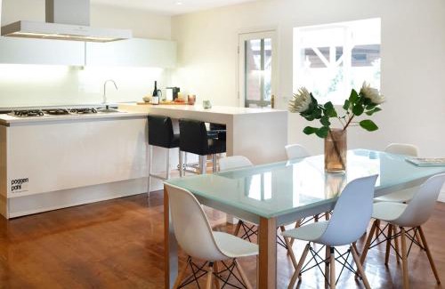 Echuca House | Francis Retreat- Echuca Holiday Homes