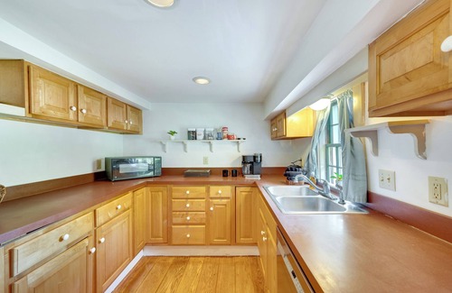 Franconia House | Franconia Home w/Community Pool & River Access!
