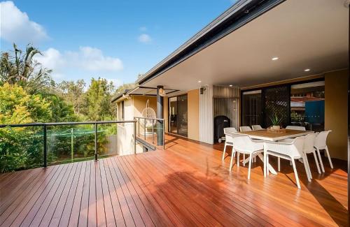 Hyland Park House | Frangipani Riverfront