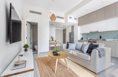 Dubai Production City Apartment | Frank Porter - Noor 3 Midtown