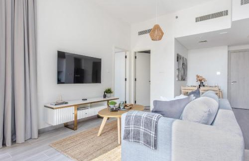 Dubai Production City Apartment | Frank Porter - Noor 3 Midtown