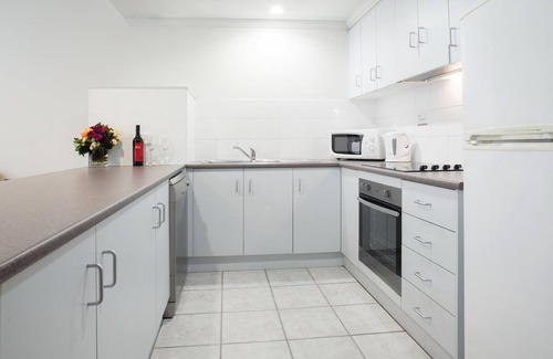 Adelaide Central Business District Apartment | Franklin Apartments