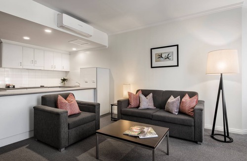 Adelaide Central Business District Apartment | Franklin Apartments