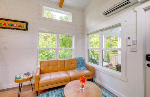 Franklin House | Franklin Cottage Deck with Blue Ridge Mtn Views!