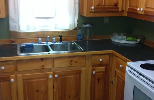 Franklin Cabin | Franklin-Mountain Retreat-Stunning View. Outdoor hot tub, clawfoot tubs & shower