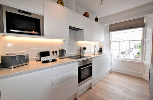 Clifton Apartment | Frederick Place Your Apartment