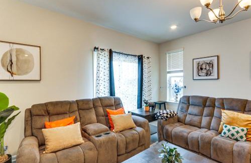 Frederick House | Frederick Townhome with Balcony, Close to Parks!