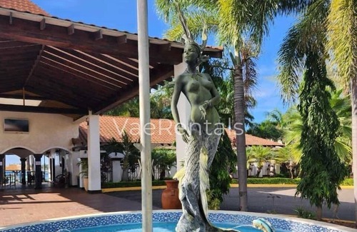 Discovery Bay House | Free Beach&pool Access -vaes Luxury Escape