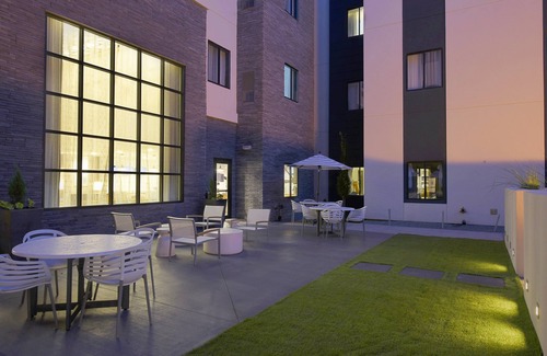 Little Rock Medical District Condo | Free Breakfast Buffet. Close to Medical Center. Good for Groups!