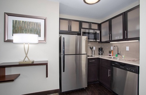 Littleton Condo | Free Breakfast Buffet. Near Red Rocks Amphitheater!