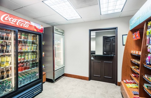 White Station Condo | Free Breakfast. Outdoor Pool. Gym. Perfect Family Vacation!