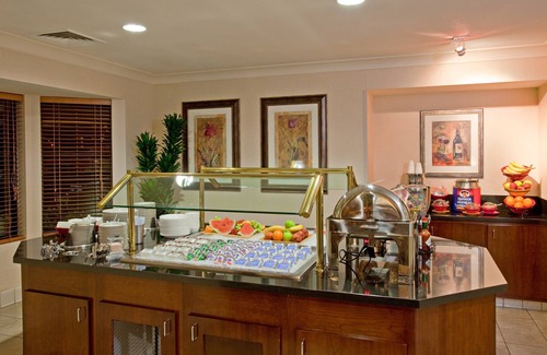 Palmdale Apartment | Free Breakfast. Outdoor Pool & Hot Tub. Great for Business Travelers!