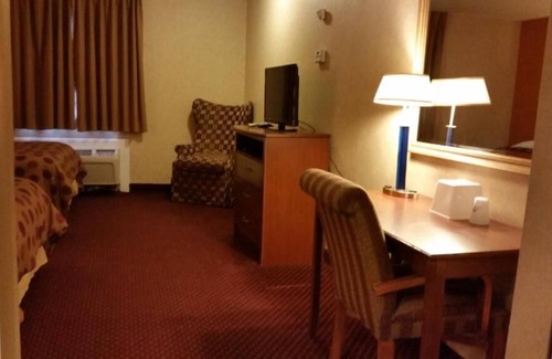 Foxboro House | FREE Breakfast & Parking! 2 Spacious Units Near Hall at Patriot Place!