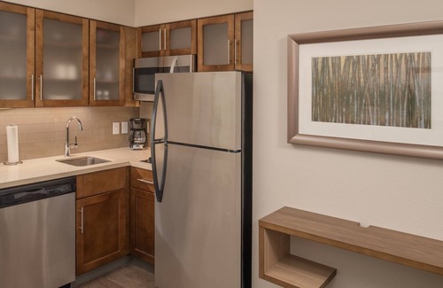 Hillsboro Apartment | Free Breakfast. Pool. Gym. Quick Drive to Rock Creek Country Club!