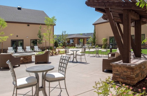 Hillsboro Apartment | Free Breakfast. Pool. Gym. Quick Drive to Rock Creek Country Club!