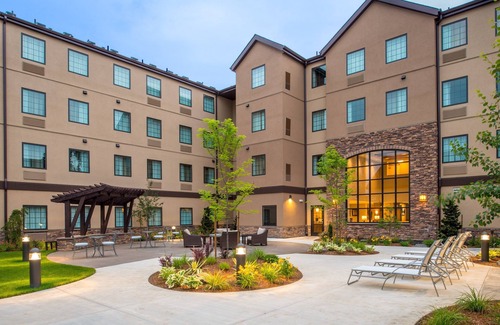 Hillsboro Apartment | Free Breakfast. Pool. Gym. Great for Business Travelers!