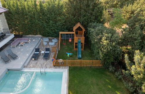 Atsipópoulon Villa | FREE Breakfast, Villa Dreamcatcher with Outdoor and Indoor Pool, Hot Tub, Playroom and Home Cinema