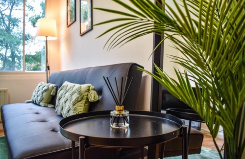 Stanwell Apartment | FREE Parking, 1 bedroom apartment close to HEATHROW