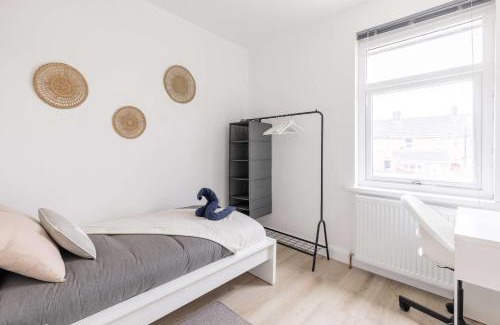 Newcastle-upon-Tyne House | Free Parking - 4 Bedroom House
