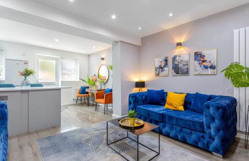 Cheetham Hill House | Free Parking 5 Minutes from City Centre