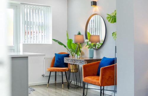 Cheetham Hill House | Free Parking 5 Minutes from City Centre