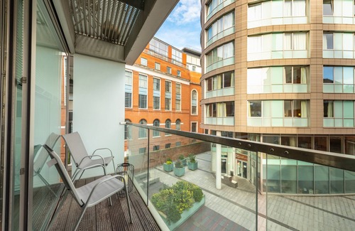 St George's Quarter Apartment | Free Parking, Balcony, Modern, 2 Bed, Citycentre