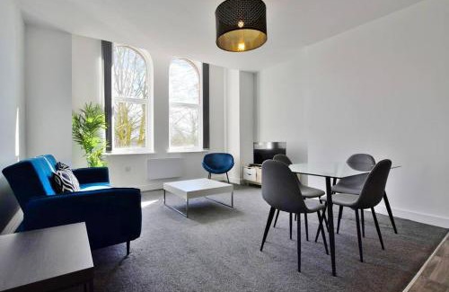 Salford Apartment | FREE PARKING - Beautiful 2-BR Flat in Manchester