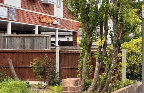 London Borough of Bexley Apartment | Free parking By Bexleyheath Stn | 30Mins to center