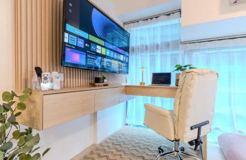 Bagumbayan Apartment | FREE PARKING! Eastwood Le Grand 3, Unli Full Body Massage, No Pets Allowed