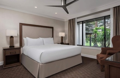 Napa Hotel | FREE Parking! Enjoy Exciting Amenities Such as Tennis Courts, Golf Course, Pool!